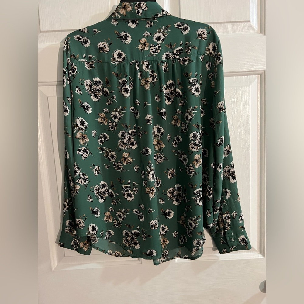 Floral Torrid Button Down Blouse 🔥 - Picture 3 of 7